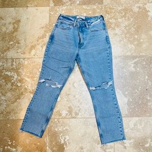 Abercrombie & Fitch High Rise Distressed The Skinny Jeans